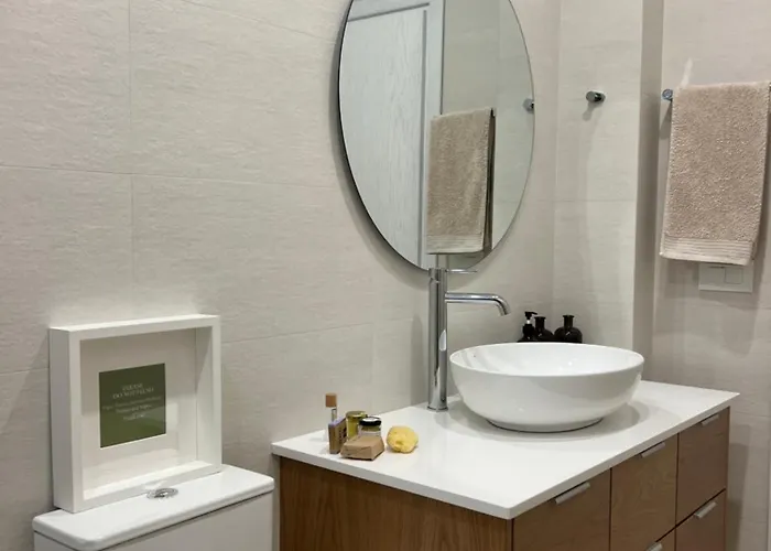 Haroupia Hillside 别墅 *